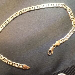 14k Gold Gucci Mariner 9in Bracelet.